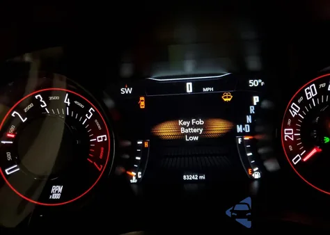 2023 Dodge Challenger Sxt z USA, uszkodzony, nr VIN 2C3CDZGG5PH522156